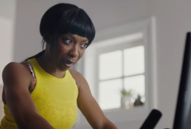 SNL spoofs Peloton dans le spot “ Pelotaunt ” passif-agressif – Regardez