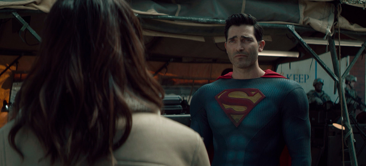 Superman & Lois + Emmanuelle Chriqui + Tyler Hoechlin