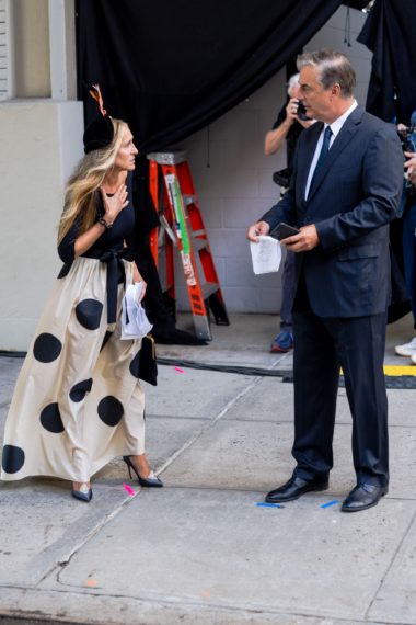Sarah Jessica Parker et Chris Noth dans le rôle de Carrie Bradshaw et Mr. Big dans 