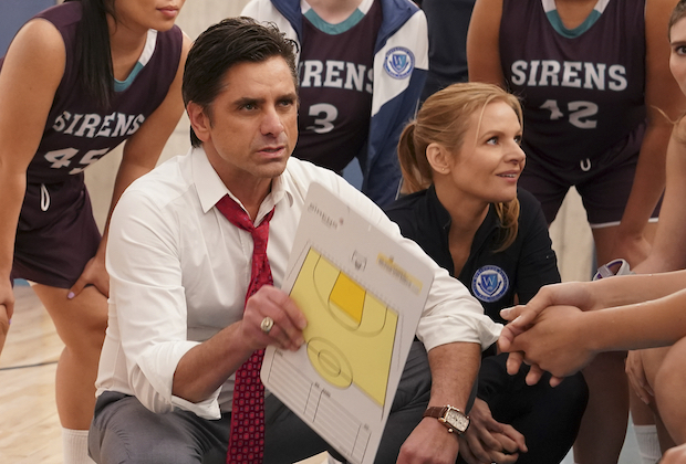 Big Shot de John Stamos renouvelé pour la saison 2 à Disney+