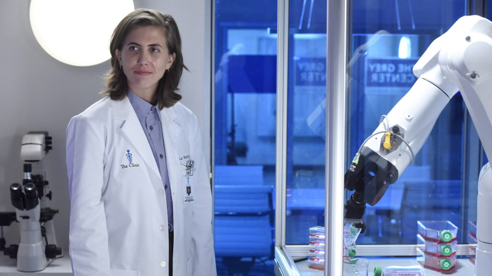 Le premier docteur non binaire de Grey’s Anatomy, joué par ER Fightmaster, revient dans la saison 18