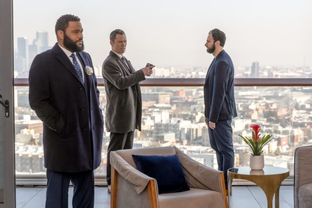 Law & Order Saison 21 Épisode 8 Analyse : L’indemnité de départ