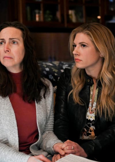 Assis avec les Ford - Big Sky Saison 2 Episode 16
