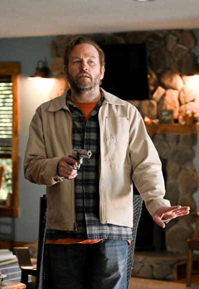 Il a une arme à feu - Big Sky Saison 2 Épisode 16