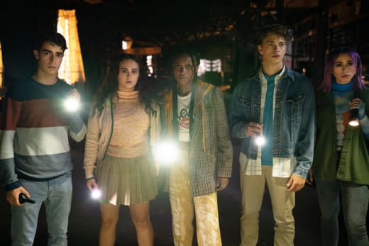 Time To Investigate - Regular - Naomi Saison 1 Épisode 2