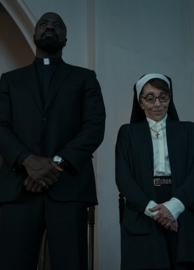 Debout devant l'autorité - Evil Saison 3 Episode 5