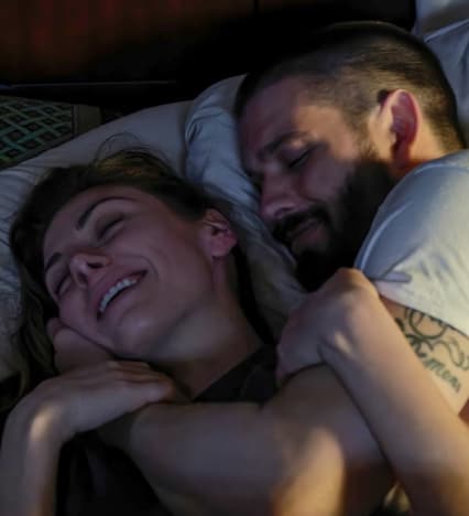 Rassembler-recadrée - In The Dark Saison 4 Episode 11