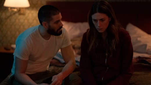 Une conversation attendue depuis longtemps - large - In The Dark Saison 4 Episode 9