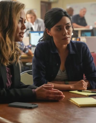 Avec un témoin - NCIS: Hawai'i Saison 1 Episode 2
