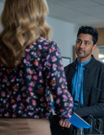Devon's Latest Pitch -tall - The Resident Saison 6 Episode 5