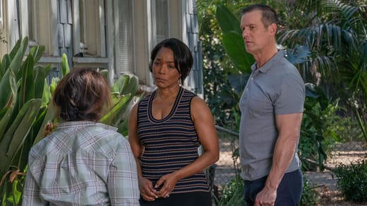 Talking Together - Wide - 9-1-1 Saison 6 Épisode 3