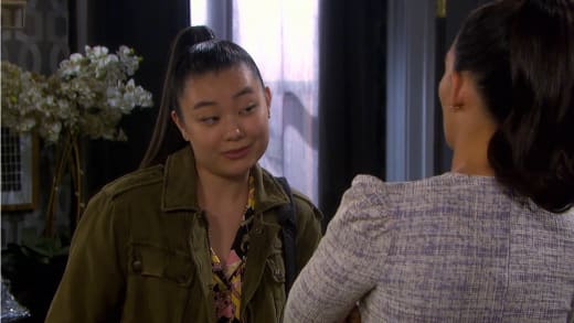 Wendy demande une faveur à Gabi - Des jours et des vies