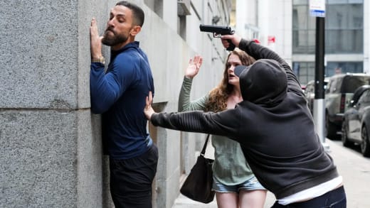 OA retient des informations - Squatter - FBI Saison 5 Episode 4