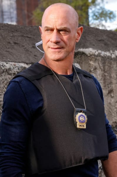 À la recherche d'une connexion - Law & Order: Organized Crime Saison 3 Épisode 6
