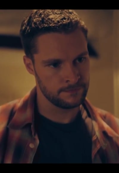 Burton inquiet pour Flynne - The Peripheral Saison 1 Episode 4