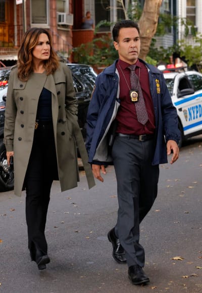 L'enfant d'un détective est tué - Law & Order: SVU Saison 24 Episode 8