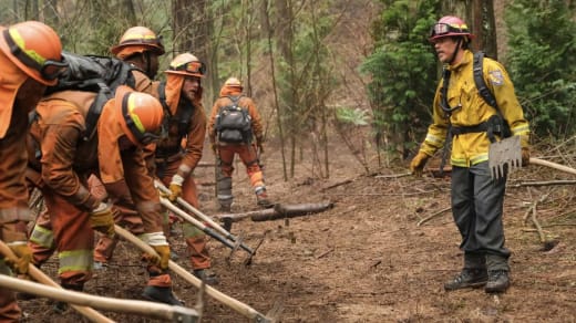 Fire Country ajoute un arc de rédemption au genre Firefighting, mais peut-il supporter la chaleur?