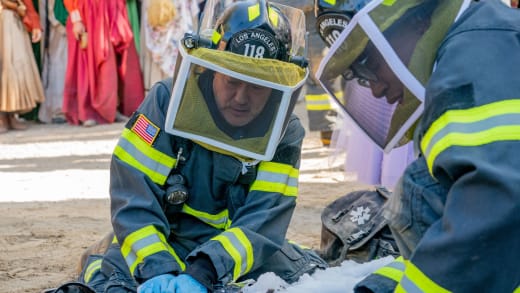 Hen & Chimney Work Together - 9-1-1 Saison 6 Episode 8