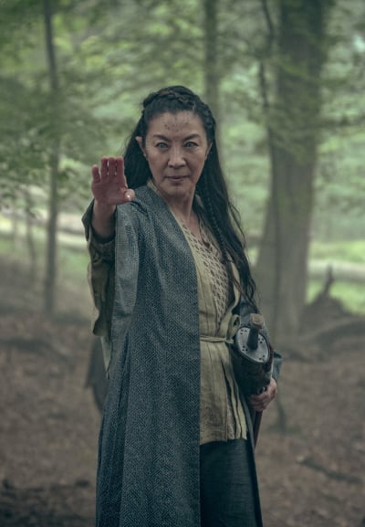 Scían prend sa photo - The Witcher: Blood Origin Saison 1 Episode 3