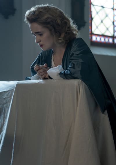 Camille prie - Dangerous Liaisons Saison 1 Episode 8