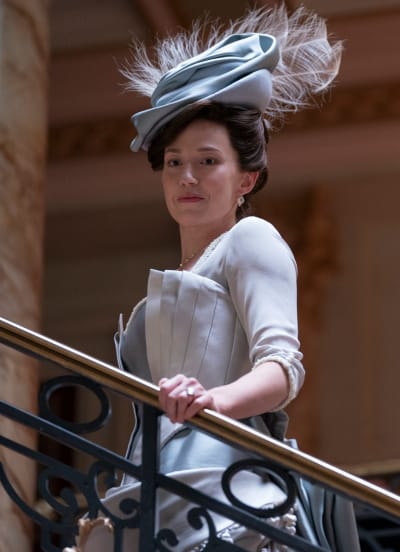 Mme Bertha Russell - The Gilded Age Saison 1 Episode 1