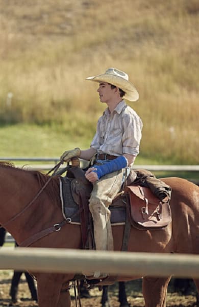 Carter dans le corral - Yellowstone Saison 5 Épisode 8