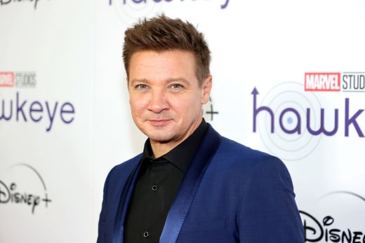 Jeremy Renner, star de Marvel, dans "État critique mais stable" Après un accident de chasse-neige