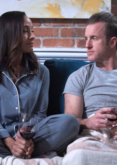 Unshakeable Bond -tall - Alert: Missing Persons Unit Saison 1 Episode 10