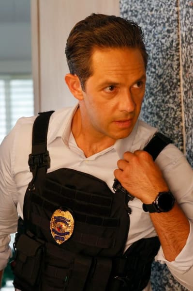 Là pour la finition - Magnum PI Saison 5 Episode 6