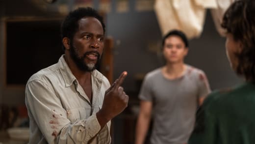 FROM S02E06 : Boyd atteint un point de non-retour – Révélations chocs et tension extrême !