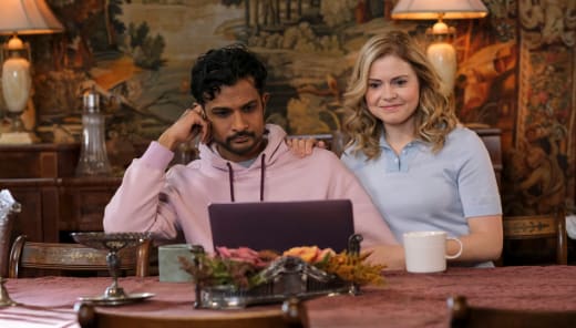 Ghosts saison 2, épisode 22 : The Heir – La finale chaotique qui a tout pour plaire.