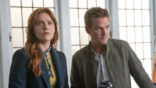 La rupture déchirante de Nancy et Ace dans Nancy Drew S4E4