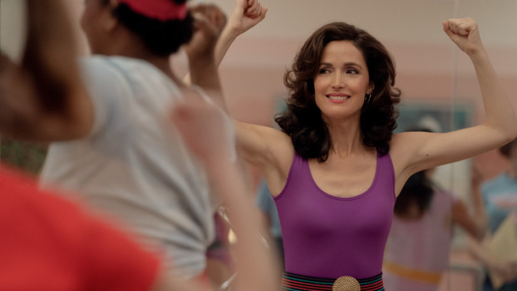 Découvrez la conclusion de la série Physical avec Rose Byrne, qui suit la transformation d’une femme au foyer à travers l’aérobic.