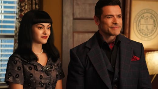 Riverdale Saison 7 Épisode 13 : Un retour sombre et triste pour Hiram Lodge