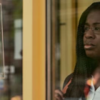 Bande-annonce de Painkiller: Uzo Aduba en tête d'affiche du drame