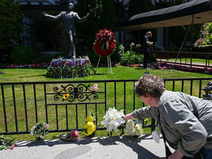 Tony Bennett : Hommage émouvant et fleurs magnifiques à travers les États-Unis