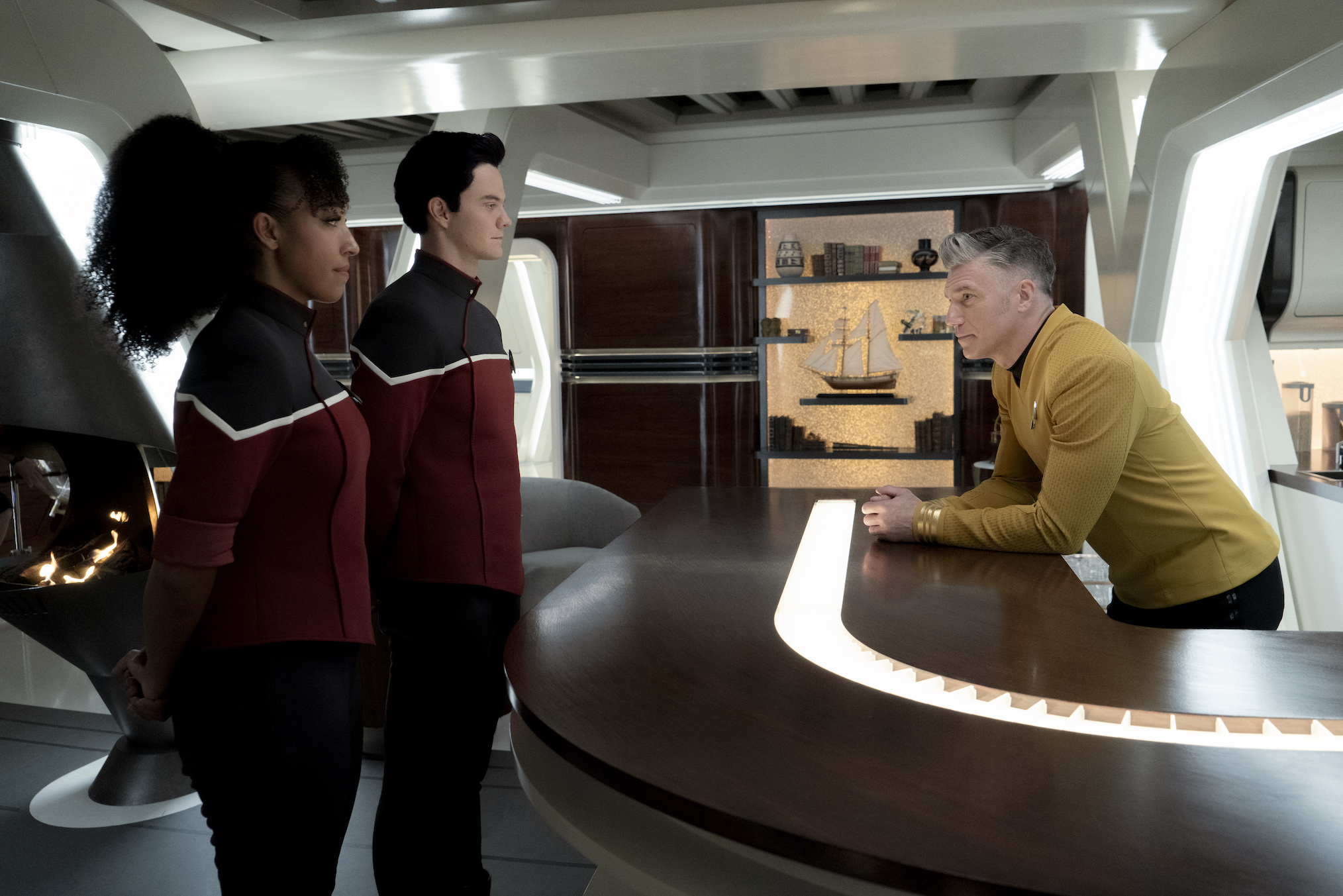 Découvrez le crossover tant attendu entre Star Trek : Strange New Worlds et Lower Decks, avec des moments clés à bord de l’Enterprise.