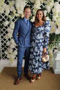 Tom Hiddleston et sa femme Zawe Ashton deviennent bleus dans Ralph Lauren à Wimbledon – WWD
