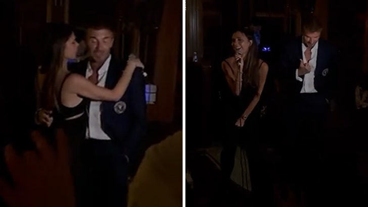 Victoria Beckham chante les Spice Girls lors d’une soirée karaoké avec David Beckham