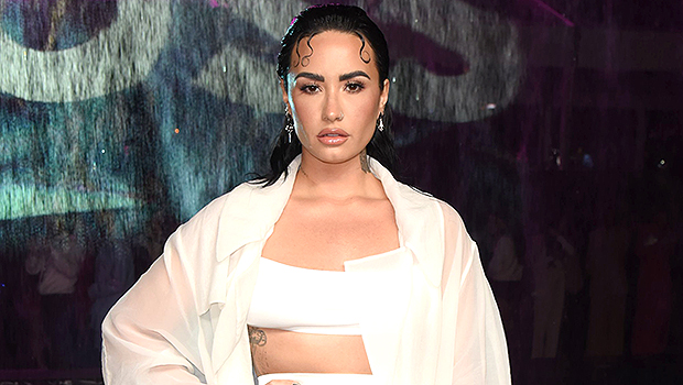 Demi Lovato en maillot de bain plongeant danse sur sa nouvelle chanson
