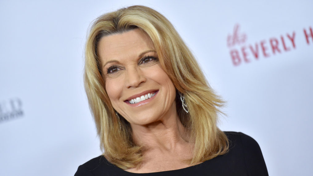 Vanna White absente des épisodes de “La Roue de la Fortune” suite à un différend contractuel.