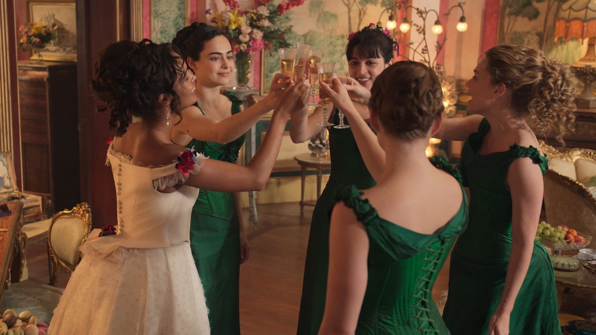 Christina Hendricks et Apple vous présentent leur nouvelle série avec Miss Hailee Steinfeld