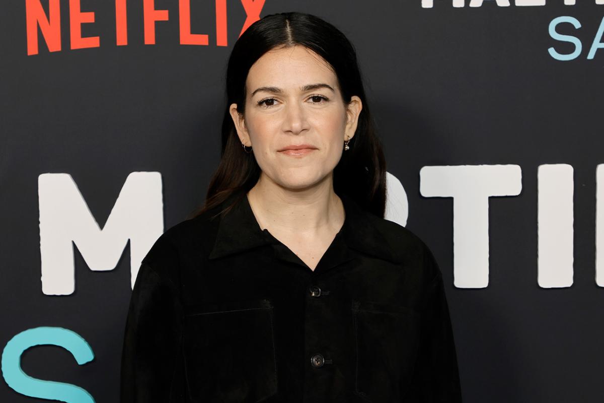 Abbi Jacobson dénonce Amazon pour la annulation de “A League of Their Own” suite aux grèves : “Inacceptable et lâche”