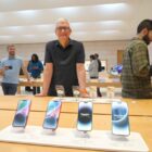Apple is having an identity crisis that just cost the company $90 billion in market value