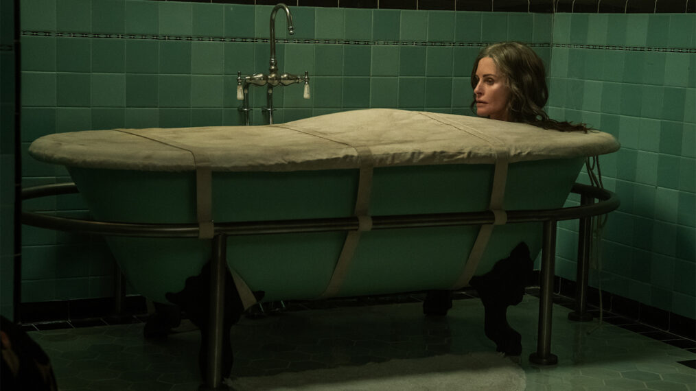 Courteney Cox piégée dans un asile dans un premier aperçu de la saison 2 (PHOTOS)
