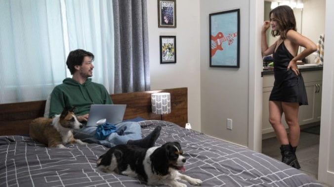 Critique Puppy Love : Une comédie romantique sans mordant.