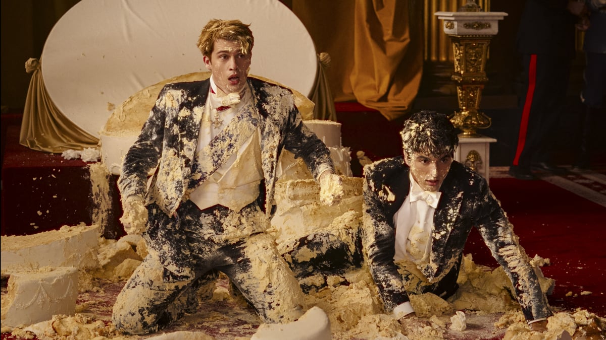 Critique de ‘Red, White & Royal Blue’ : Une romance gay sexy qui vous fera chavirer