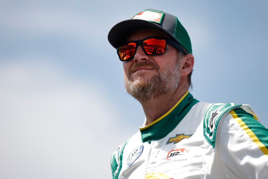Dale Earnhardt Jr. réalisera une série documentaire NASCAR pour Netflix – Deadline