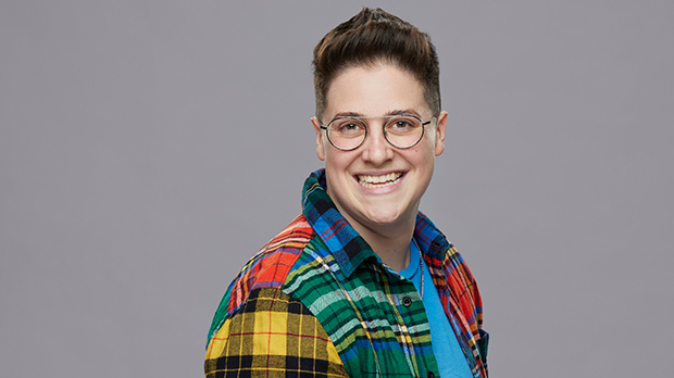 Découvrez Izzy Gleicher, l’un des participants de la saison 25 de Big Brother – Hollywood Life