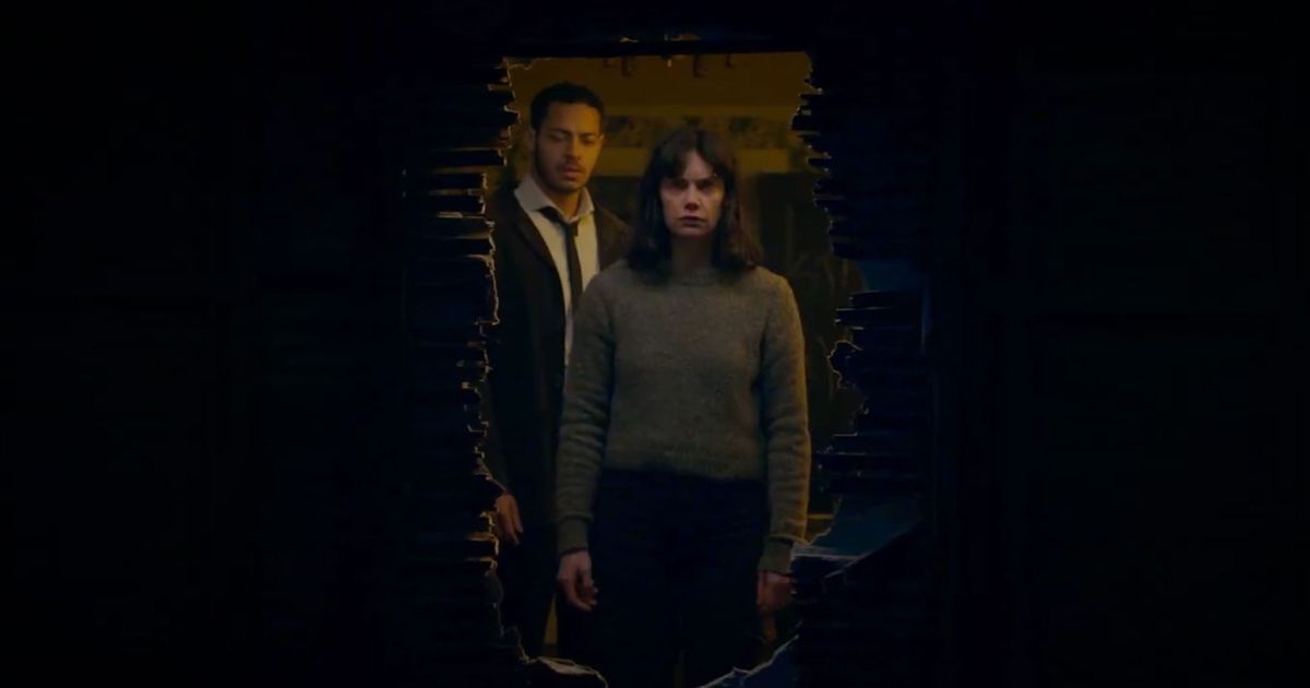 Découvrez la bande-annonce de “The Woman in the Wall” : casting et première impression.